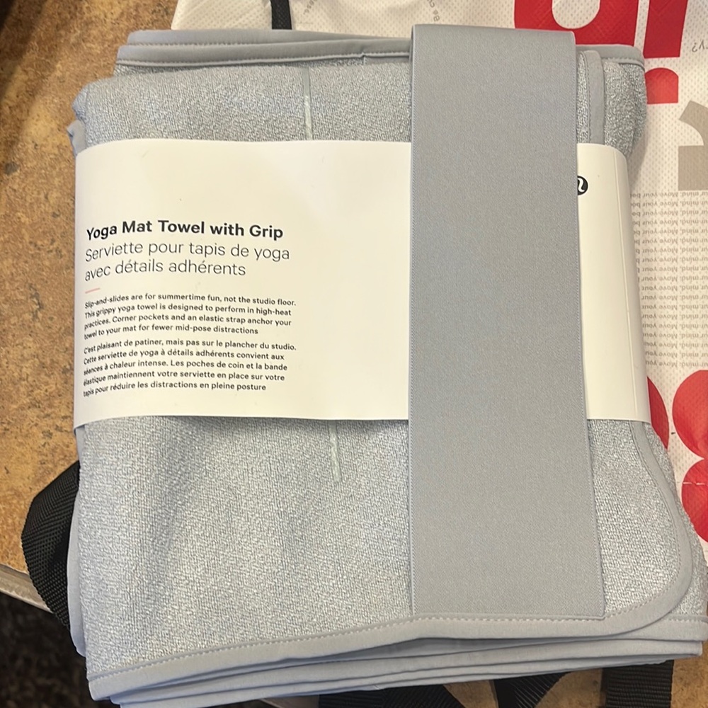 Lululemon yoga mat towel